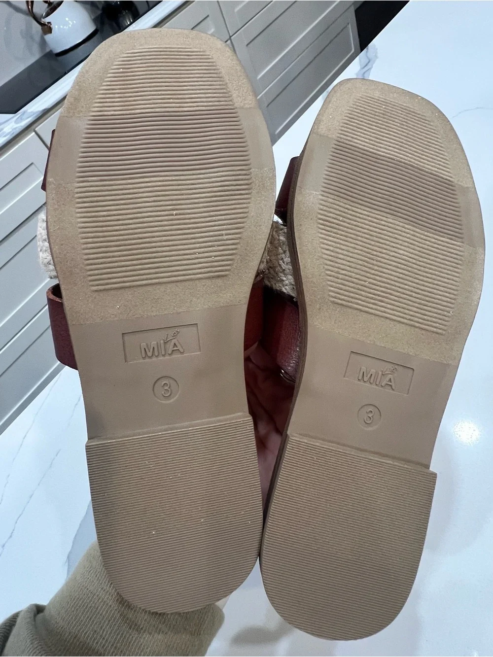 MIA Kids Elayney Brown Faux Leather Woven Jute Center Strap Slides Size 3